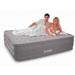 Надувная кровать с насосом Ultra Plush